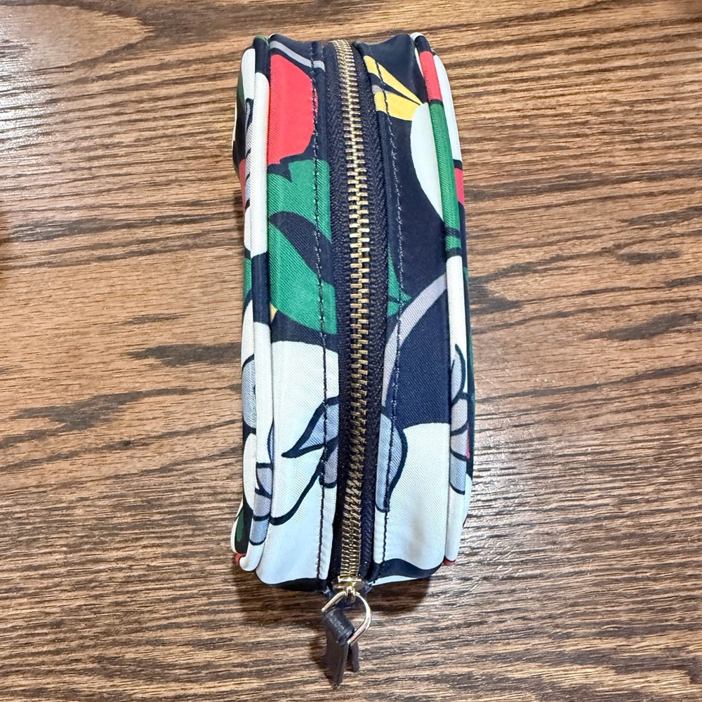 Small Kate Spade Zip Pouch ♠️ - Picture 2 of 5